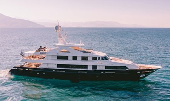 Xana yacht charter Codecasa Motor Yacht