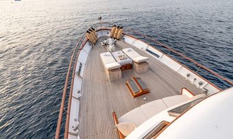 Sissi yacht charter lifestyle