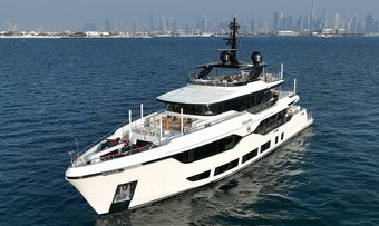 Geulunel yacht charter Gulf Craft Motor Yacht