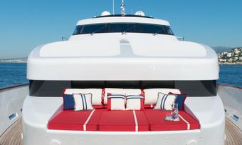 Element yacht charter lifestyle