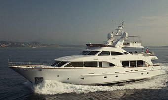Salute yacht charter Benetti Motor Yacht
