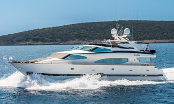 Conte Alberti yacht charter Horizon Motor Yacht