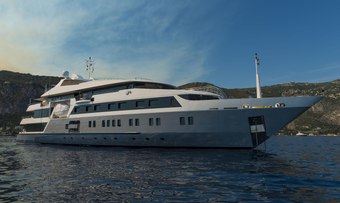 Serenity yacht charter Austal Motor Yacht