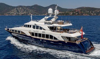 Sea Bluez yacht charter Benetti Motor Yacht