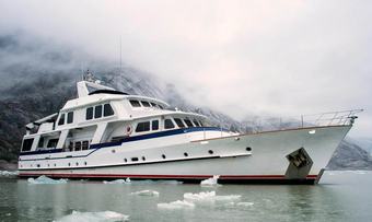 Glacier Bear yacht charter Bayaco Motor Yacht