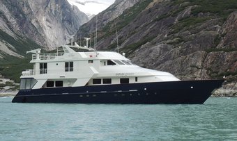 Safari Quest yacht charter lifestyle