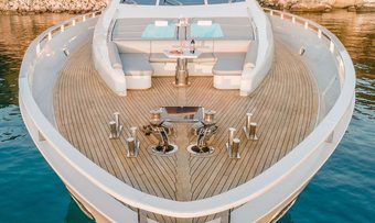 Mac yacht charter lifestyle