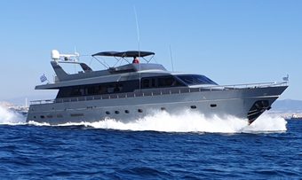Kiss yacht charter Canados Motor Yacht