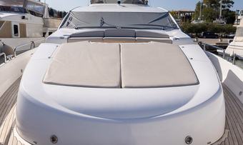 Shine R yacht charter lifestyle