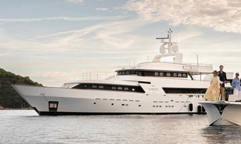 Curiosity yacht charter Cantieri Navali Nicolini Motor Yacht