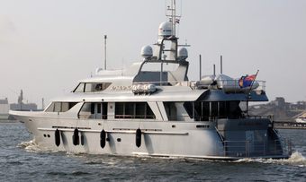 La Stella Dei Mari yacht charter lifestyle