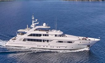 Oasis yacht charter ISA Yachts Motor Yacht