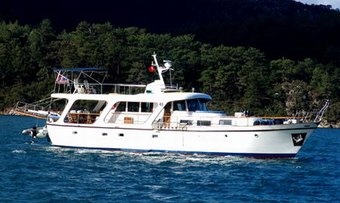 Shangri - La yacht charter Benetti Motor Yacht