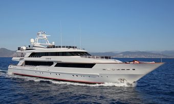 Code 8 yacht charter Benetti Motor Yacht