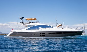 Komodo yacht charter Azimut Motor Yacht