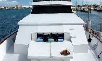 Sea Diamond yacht charter lifestyle