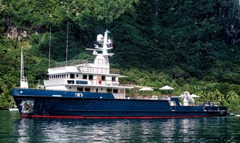 Latitude yacht charter Hitzler Werft Motor Yacht