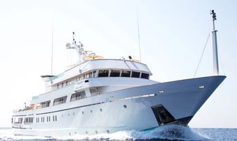 Esmeralda yacht charter Codecasa Motor Yacht