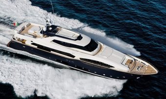Vela yacht charter Custom Line Motor Yacht