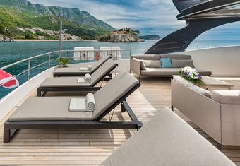 Pertula yacht charter lifestyle
                        