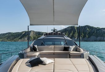 Cherry yacht charter lifestyle
                        