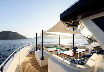 Lady Luna yacht charter lifestyle
                        