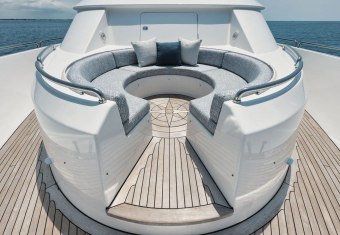 Legacy yacht charter lifestyle
                        