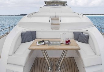S-Cape yacht charter lifestyle
                        