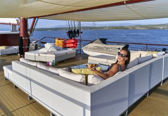 Romanca yacht charter lifestyle
                        