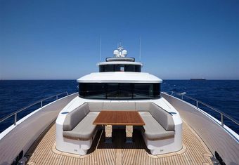 Belle yacht charter lifestyle