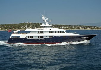 Helios 2 yacht charter lifestyle
                        