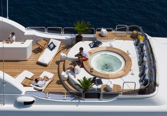 Bina yacht charter lifestyle
                        