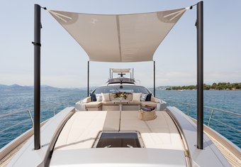 Cherry yacht charter lifestyle
                        