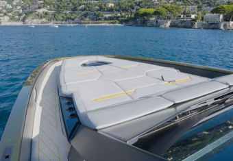 Kiki yacht charter lifestyle