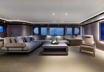 Invader yacht charter lifestyle
                        