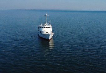 Tarmo yacht charter lifestyle
                        