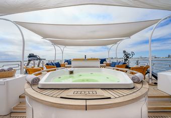Starfire yacht charter lifestyle
                        