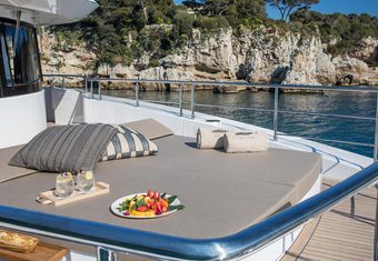 Mimi la Sardine yacht charter lifestyle
                        