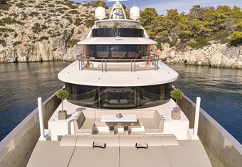 La Pellegrina yacht charter lifestyle
                        