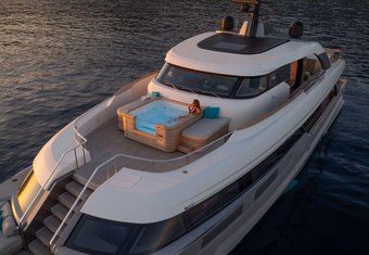 AM yacht charter lifestyle
                        
