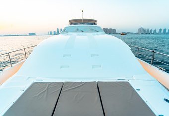 Maestro yacht charter lifestyle
                        