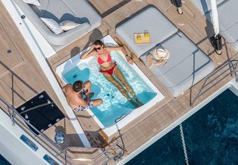Capri yacht charter lifestyle
                        