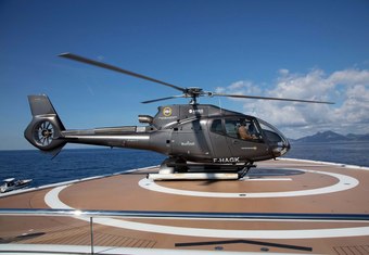 Gigia yacht charter lifestyle
                        