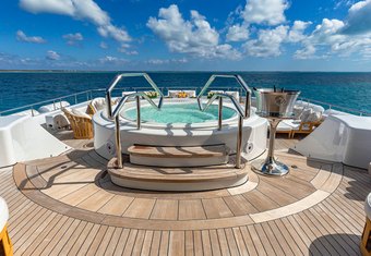 Marguerite yacht charter lifestyle
                        