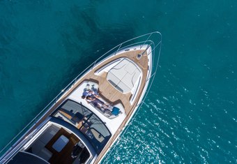 MeSoFa yacht charter lifestyle
                        