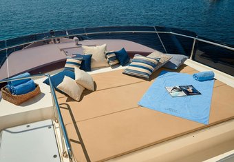Stella D'Oro yacht charter lifestyle
                        