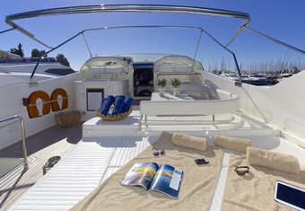 Geepee yacht charter lifestyle
                        