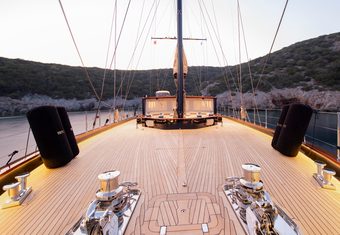 MiTi One yacht charter lifestyle
                        