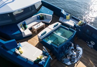 King Benji yacht charter lifestyle
                        