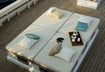 Alexa yacht charter lifestyle
                        